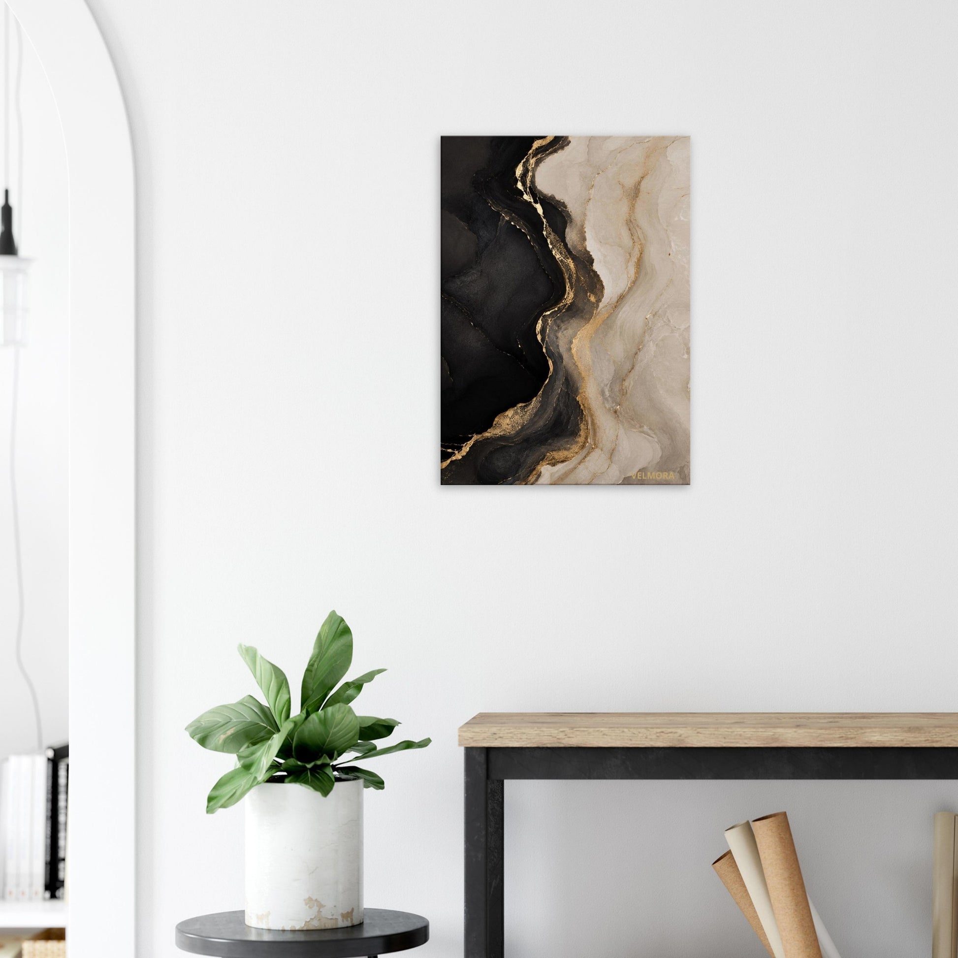 Obsidian Ivory canvas i modernt skandinaviskt vardagsrum med exklusiv hotellkänsla